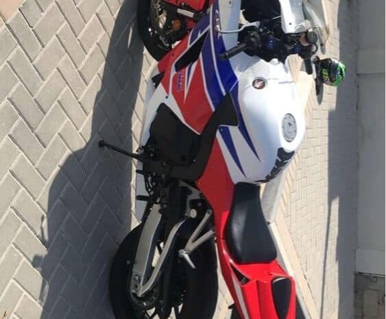 
								2014 Honda CBR600RR full									