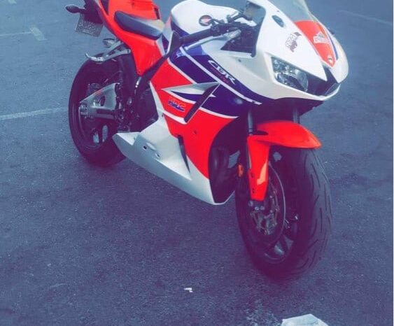 
								2014 Honda CBR600RR full									