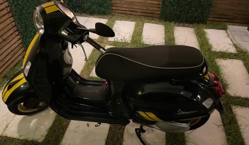 2022 Vespa GTS 300 Super Sport