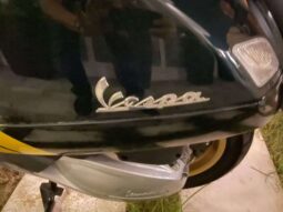 
										2022 Vespa GTS 300 Super Sport full									