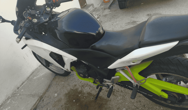 
								2011 Honda CBR250R full									