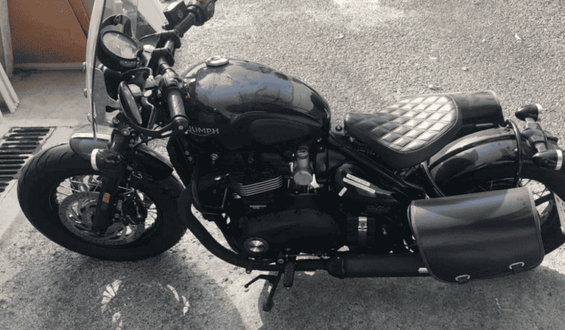 
								2018 Triumph Bonneville Bobber Black full									