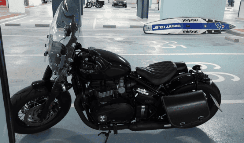 
								2018 Triumph Bonneville Bobber Black full									