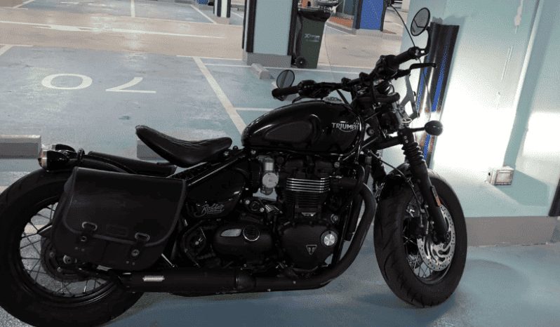 
								2018 Triumph Bonneville Bobber Black full									