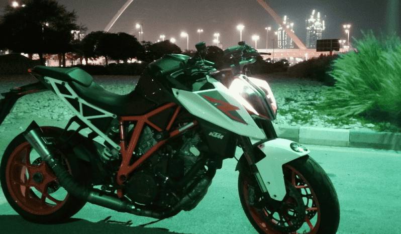 
								2017 KTM 1290 Super Duke R full									