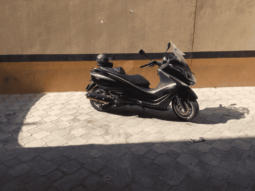 
										2014 Piaggio Beverly 250 full									