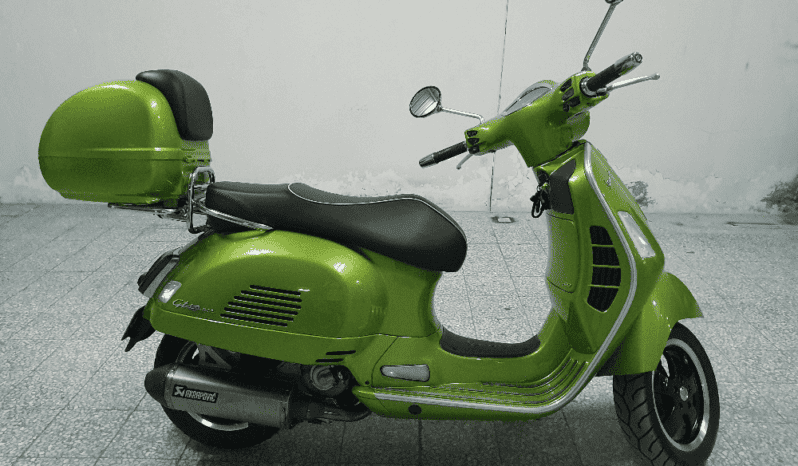 
								2017 Vespa GTS 300 Super full									