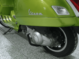 
										2017 Vespa GTS 300 Super full									