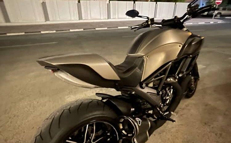 
								2015 Ducati Diavel Titanium full									