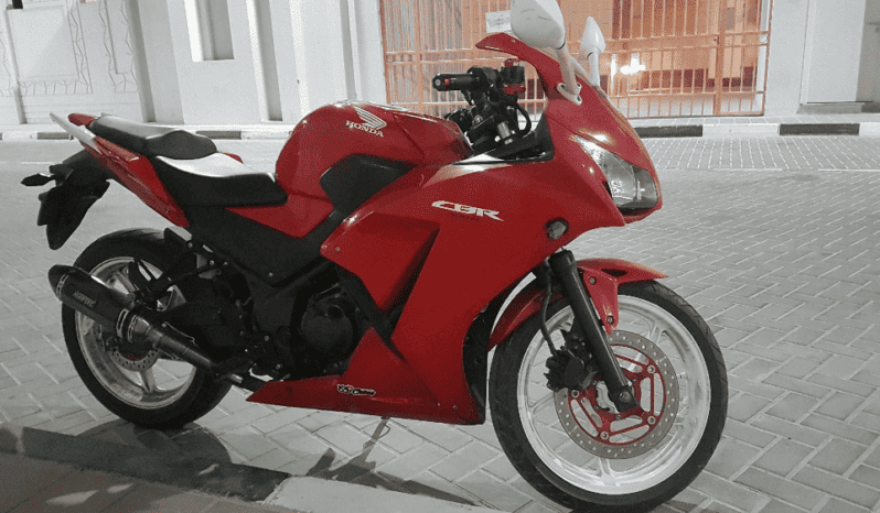 
								2014 Honda CBR300R full									