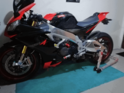 
										2010 Aprilia RSV4 RR full									