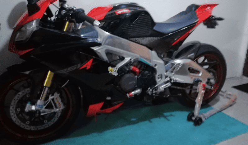 
								2010 Aprilia RSV4 RR full									