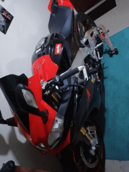 
										2010 Aprilia RSV4 RR full									