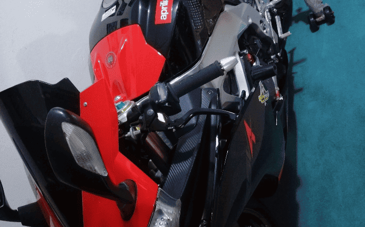 
								2010 Aprilia RSV4 RR full									