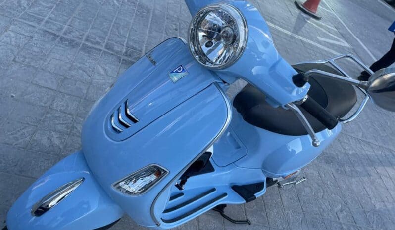 
								2021 Vespa 150 Sprint full									