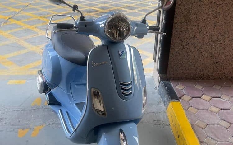 
								2021 Vespa 150 Sprint full									